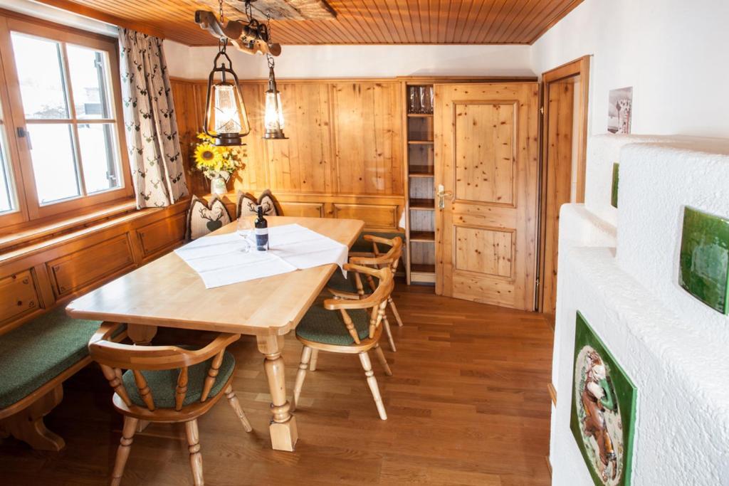 Chalet Appartement Alpenherz Saalbach-Hinterglemm Room photo